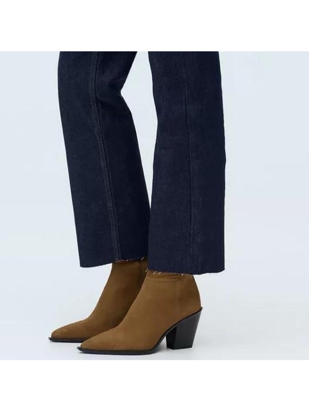 NWT Zara Suede Leather Stacked Heel Pointed Toe
Western Boots in Camel Tan